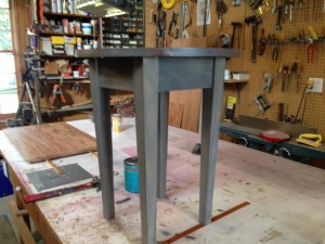 The finished round table.